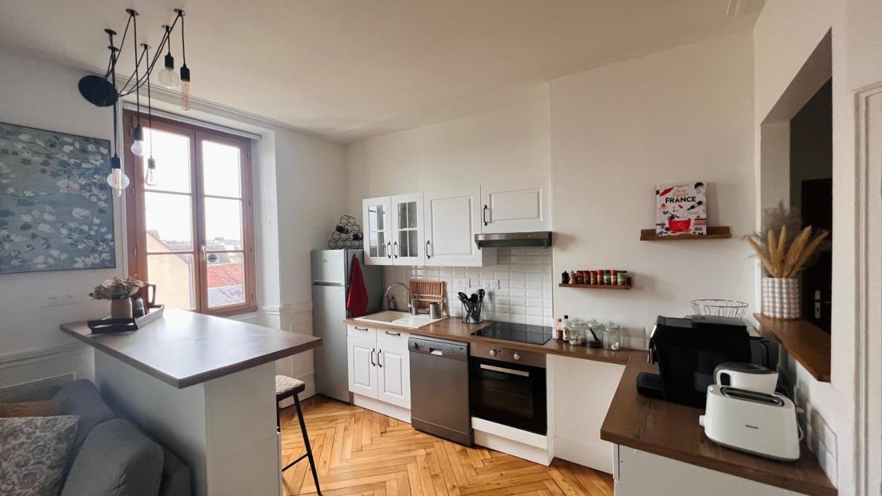 Charmant Appartement Plein Centre Ville - Parking Prive Auxerre Exterior foto