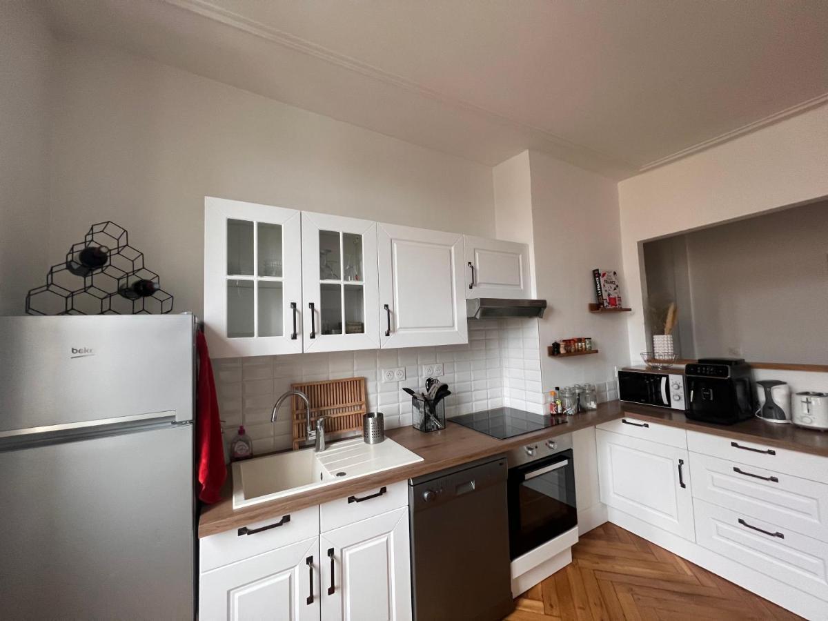 Charmant Appartement Plein Centre Ville - Parking Prive Auxerre Exterior foto